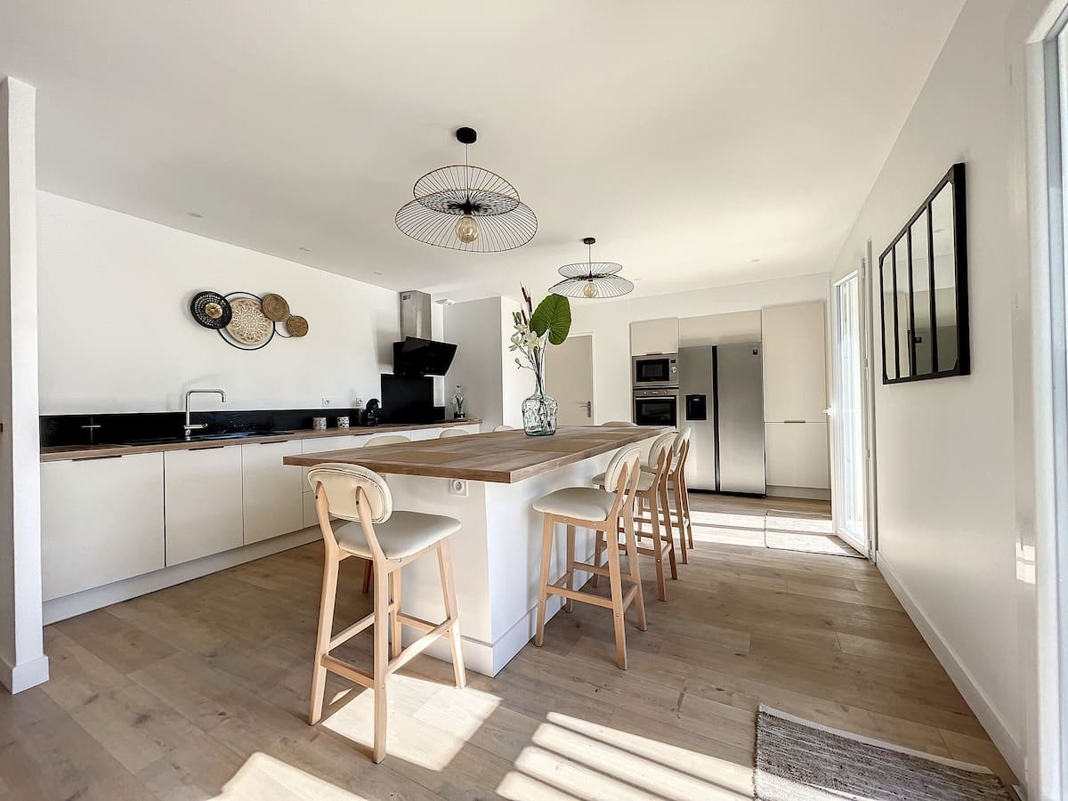 Photo 4 de L'Escale Fronsadaise : Charme et Sérénité au Cœur du Vignoble 🍷✨